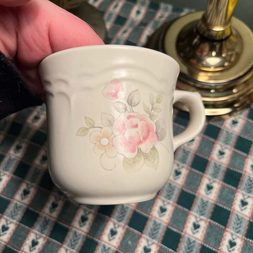 Set of 6 Pfaltzgraff Tea Rose Stoneware Coffee Mugs - Picture 2 of 4